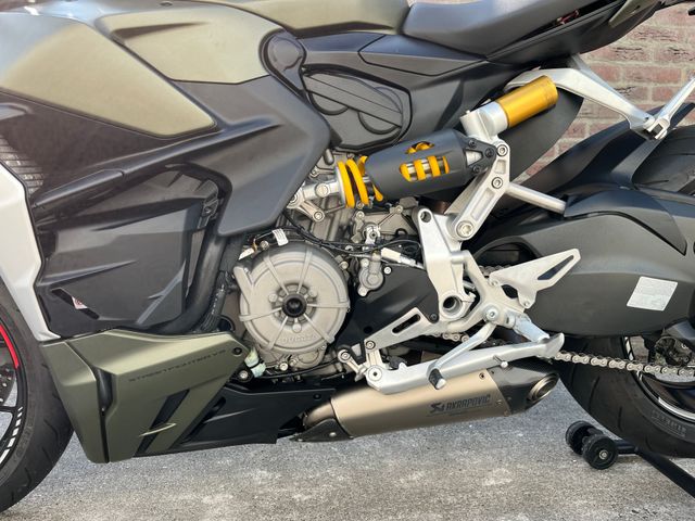 ducati - streetfighter-v2