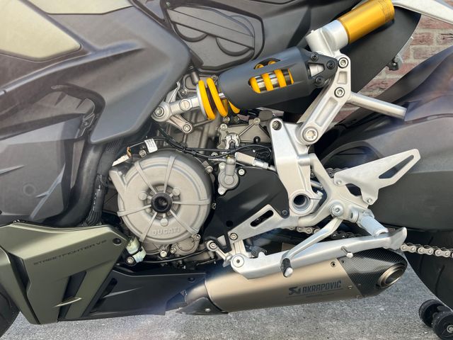 ducati - streetfighter-v2