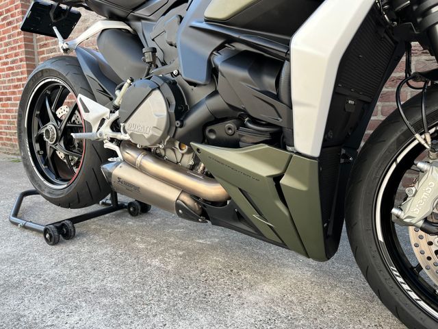 ducati - streetfighter-v2