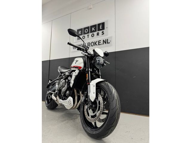 triumph - trident-660