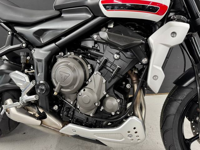 triumph - trident-660