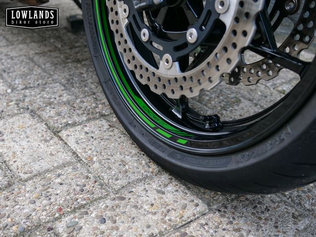 kawasaki - z900