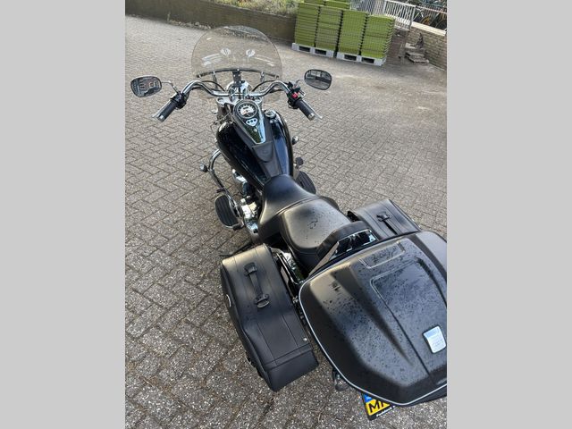 kawasaki - vn-900-classic