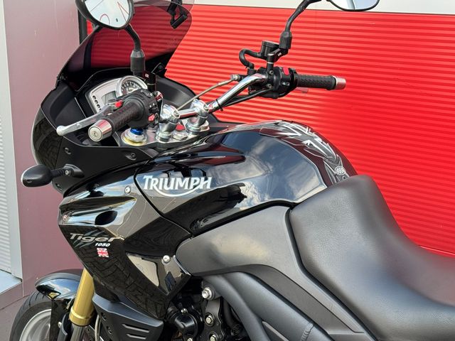 triumph - tiger-1050-abs