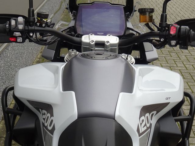 triumph - tiger-1200-gt