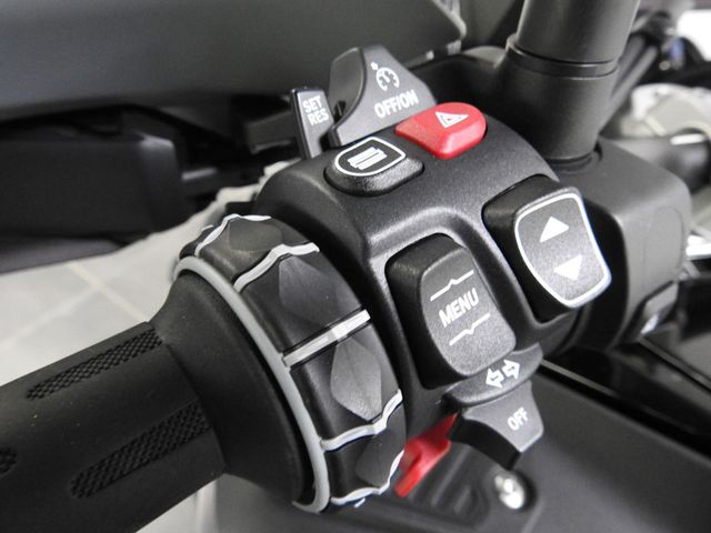 bmw - r-1300-gs-adventure