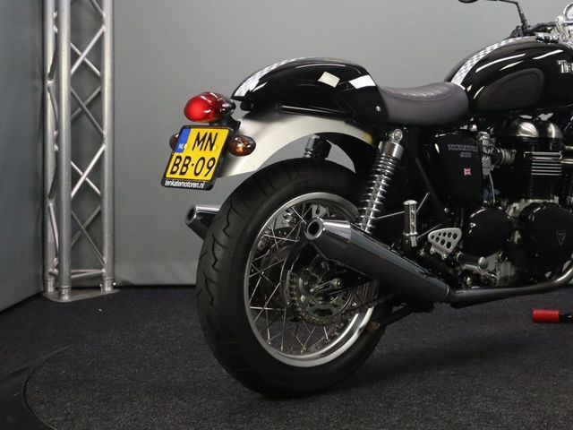 triumph - thruxton-900