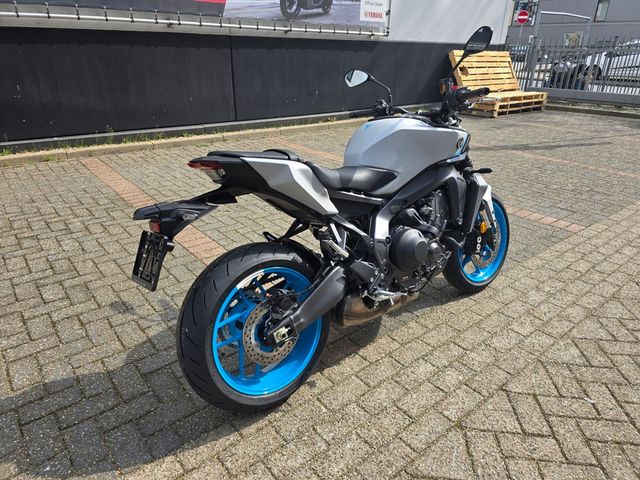 yamaha - mt-09-y-amt
