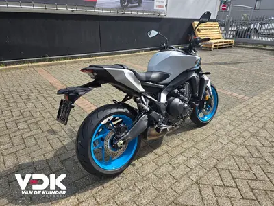 YAMAHA MT 09 Y-AMT – foto 4