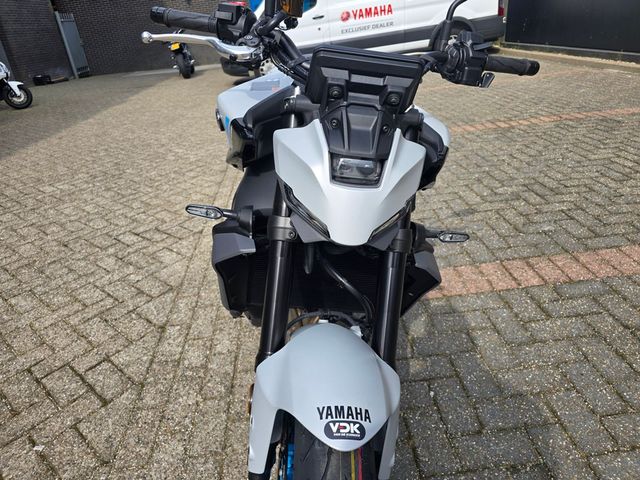 yamaha - mt-09-y-amt