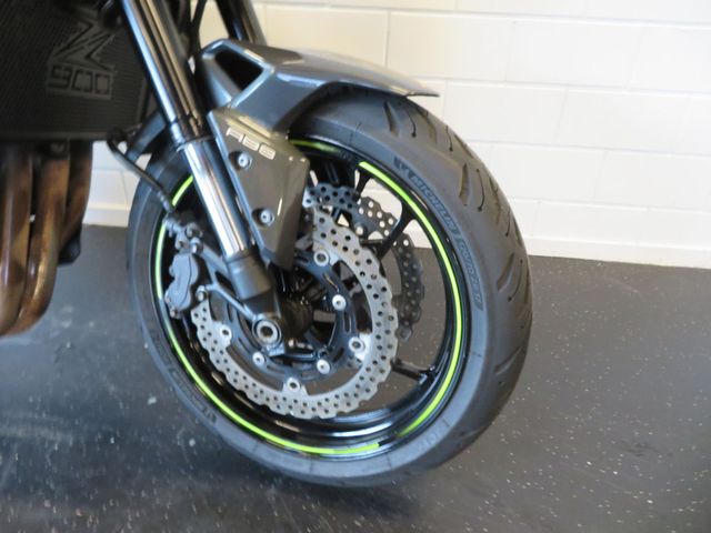kawasaki - z900