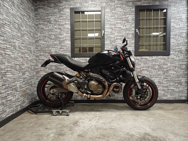 ducati - monster-821