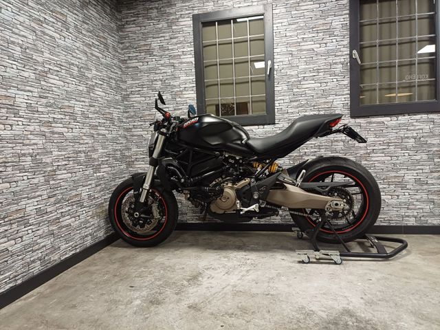ducati - monster-821