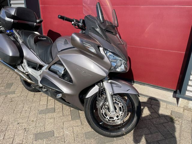 honda - st-1300-pan-european-abs