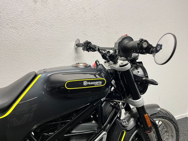 husqvarna - svartpilen-401