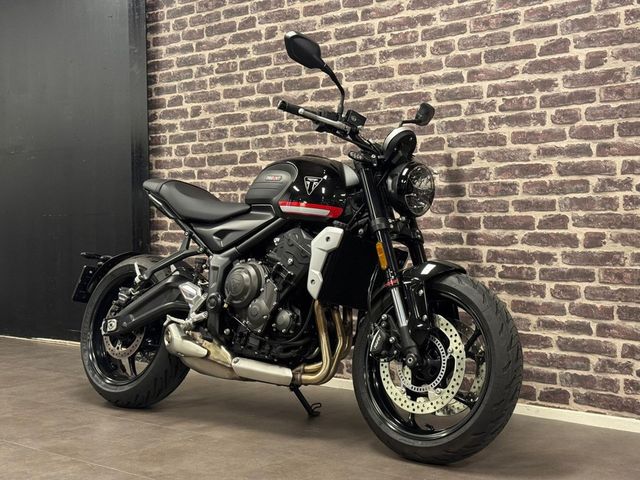 triumph - trident-900