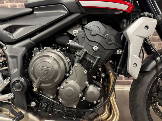 triumph - trident-900