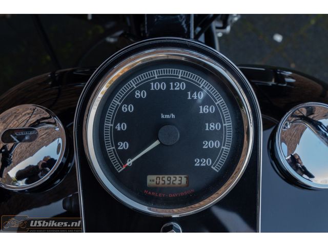 harley-davidson - softail-deluxe-flstn