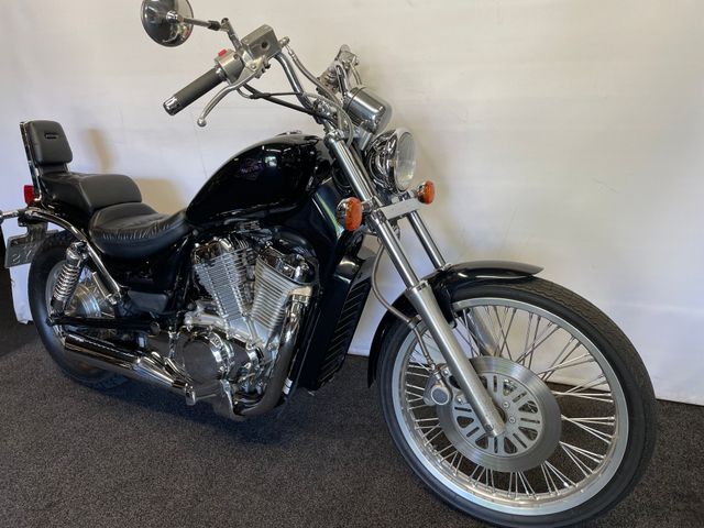 suzuki - vs-600-intruder