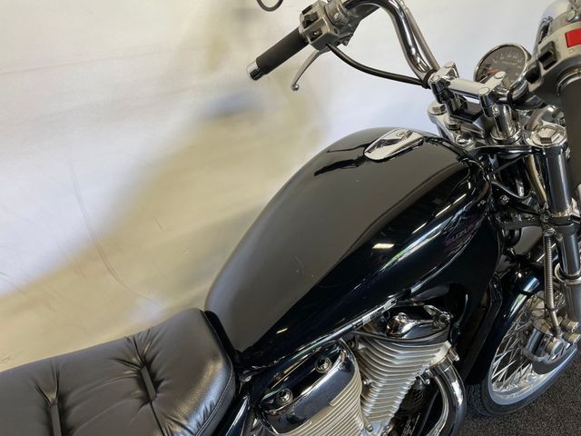 suzuki - vs-600-intruder