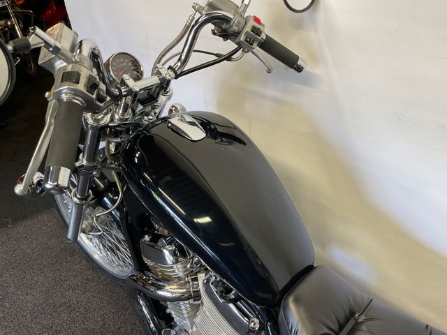 suzuki - vs-600-intruder