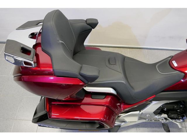 honda - gl-1800-goldwing-tour-dct
