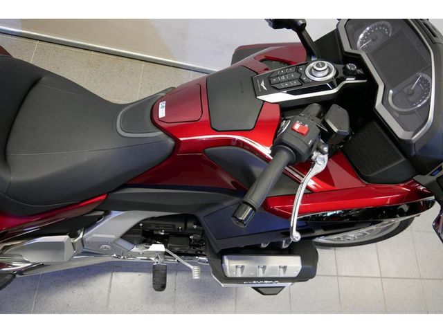 honda - gl-1800-goldwing-tour-dct