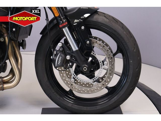 triumph - trident-660