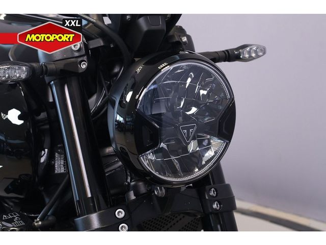 triumph - trident-660