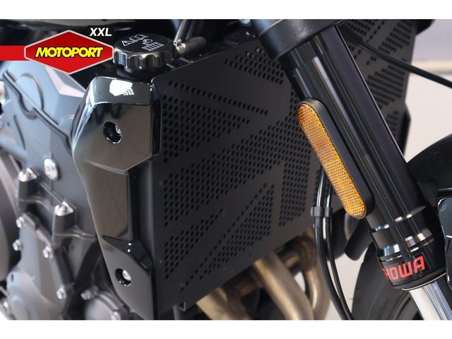 triumph - trident-660