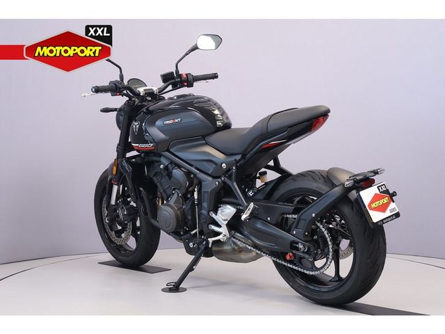triumph - trident-660