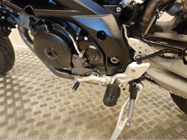 aprilia - dorsoduro-1200