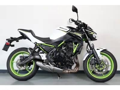 KAWASAKI Z650 – foto 2