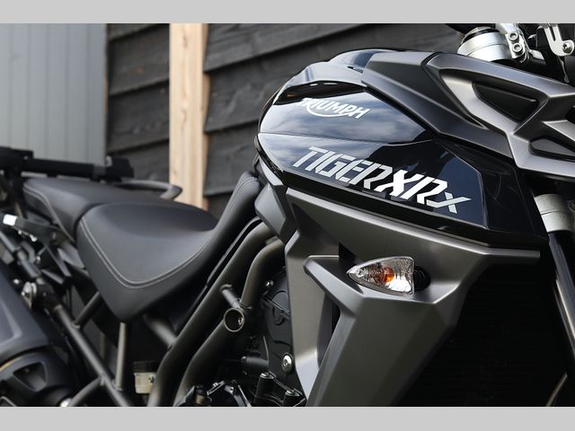 triumph - tiger-800-xrx