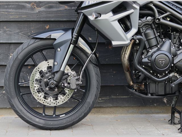 triumph - tiger-800-xrx