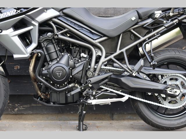 triumph - tiger-800-xrx