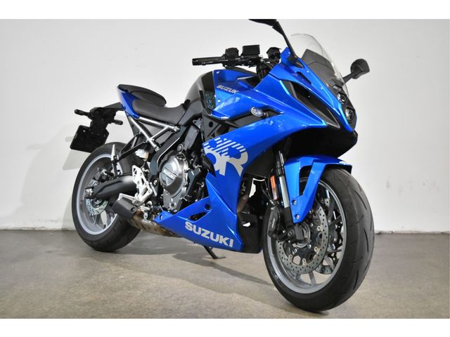 suzuki - gsx-8r