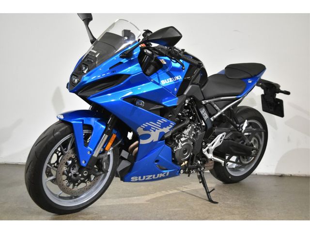 suzuki - gsx-8r