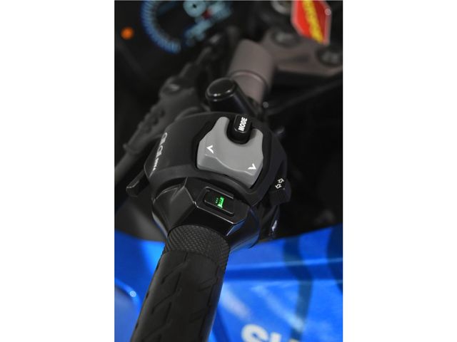 suzuki - gsx-8r