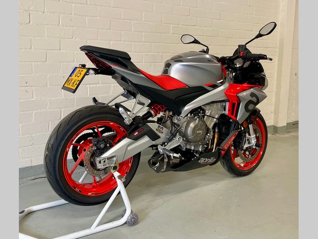 aprilia - tuono-660