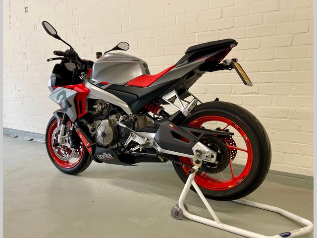 aprilia - tuono-660