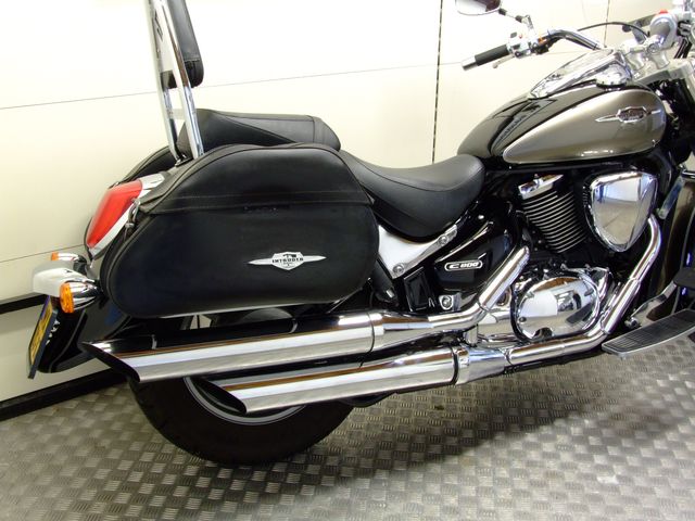 suzuki - intruder-c-800-classic