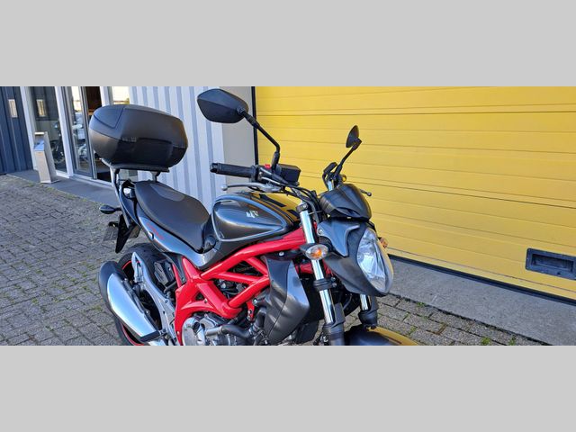 suzuki - sfv-650-gladius-abs