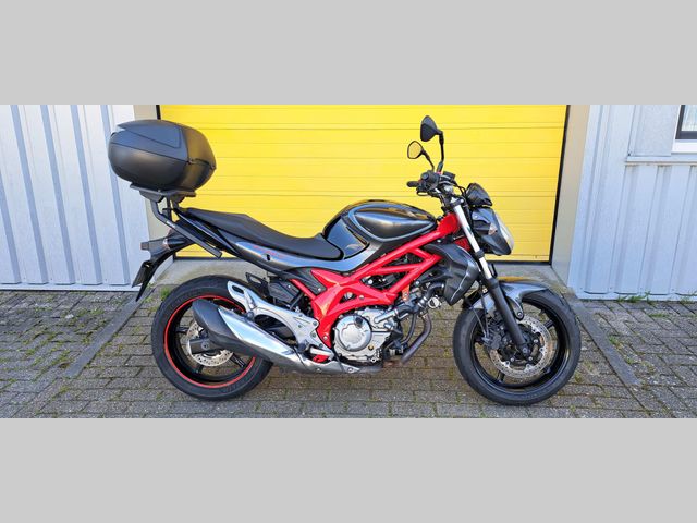 suzuki - sfv-650-gladius-abs