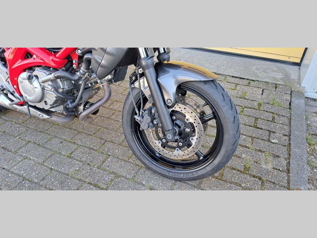 suzuki - sfv-650-gladius-abs
