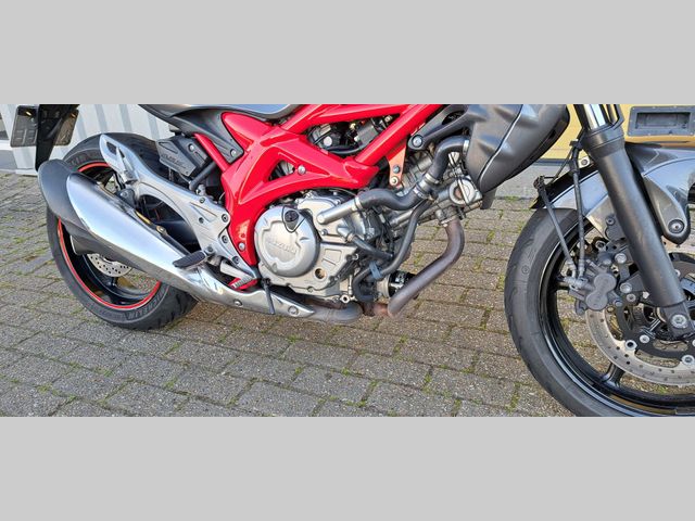 suzuki - sfv-650-gladius-abs