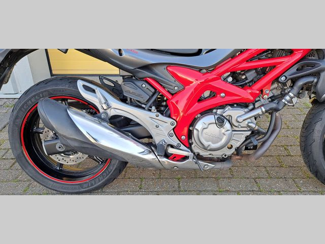 suzuki - sfv-650-gladius-abs