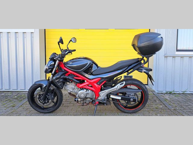 suzuki - sfv-650-gladius-abs