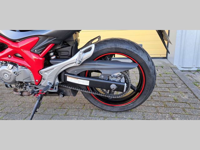 suzuki - sfv-650-gladius-abs