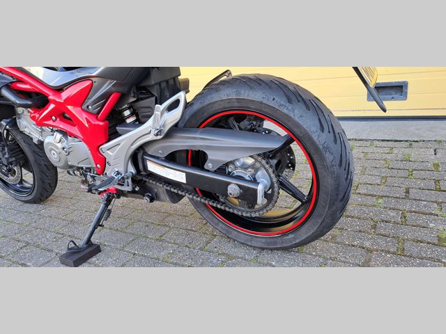 suzuki - sfv-650-gladius-abs
